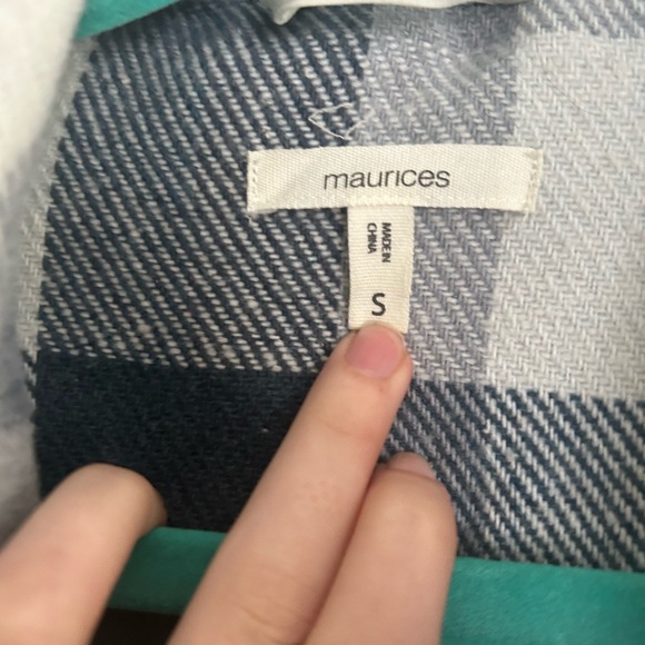 Shacket - Picture 3 of 3